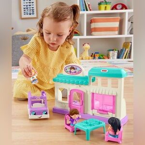 Fisher-Price Little People Time for a Treat Play set with additional people